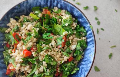 Salát tabouleh s quinoou